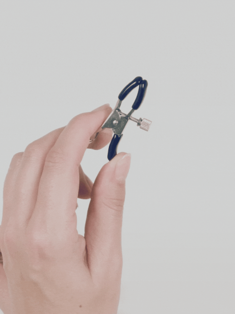 Heart-Lock-Pinch-Black-Couple-WildNightX-GIF
