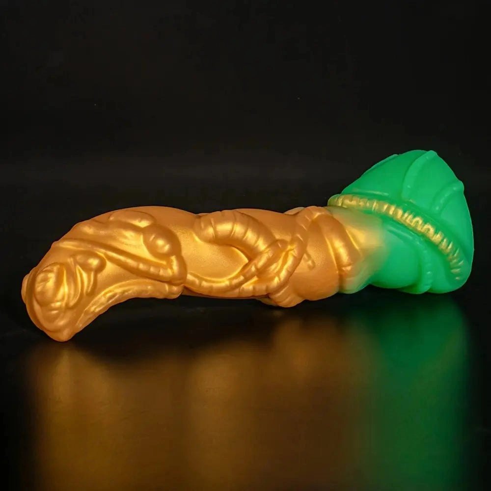 Alien-textured ridged fantasy silicone dildo, photo 3