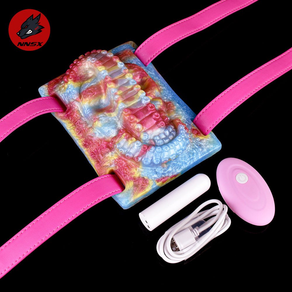 Textured silicone riding grinder pad with wearable straps, photo 1