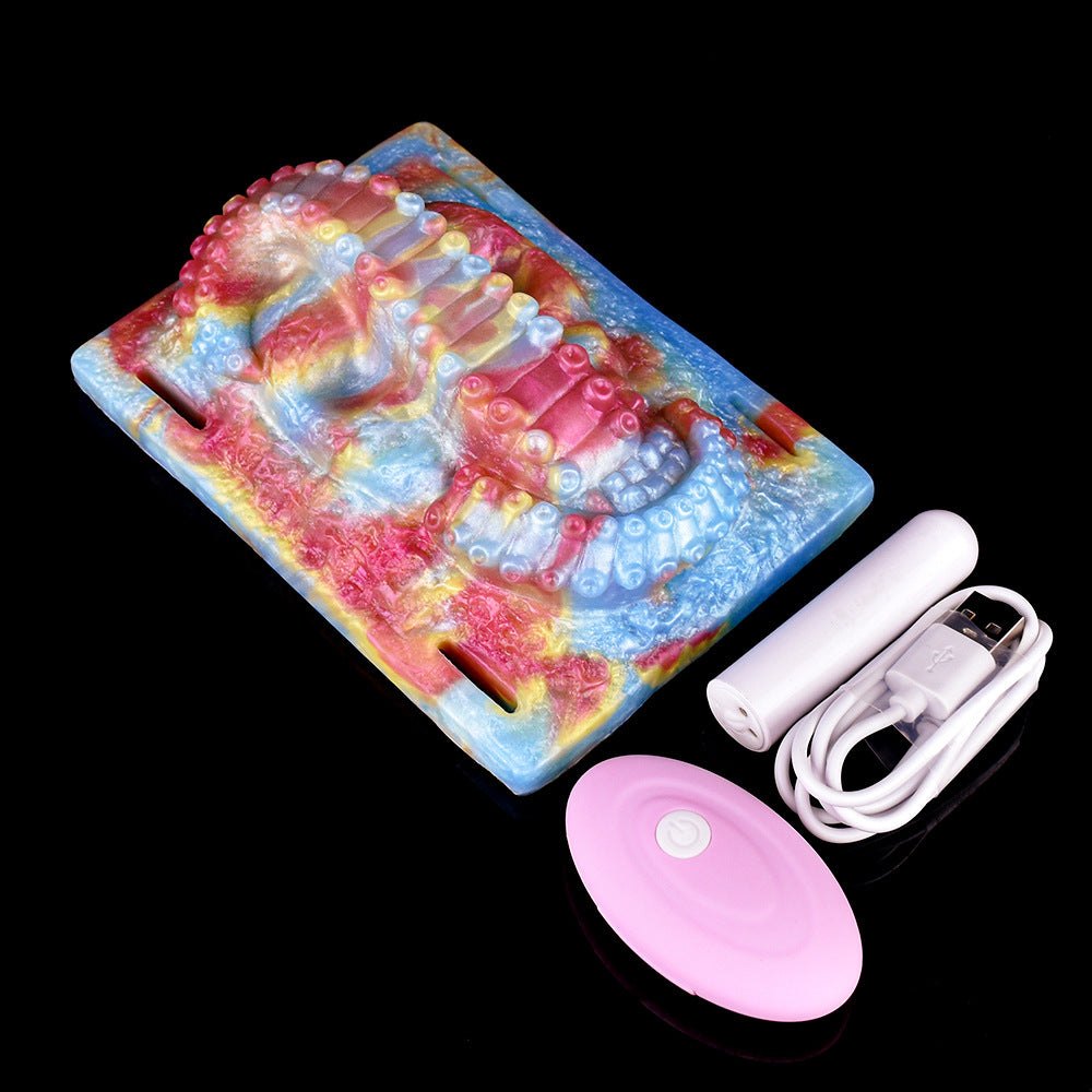 Textured silicone riding grinder pad with wearable straps, photo 8