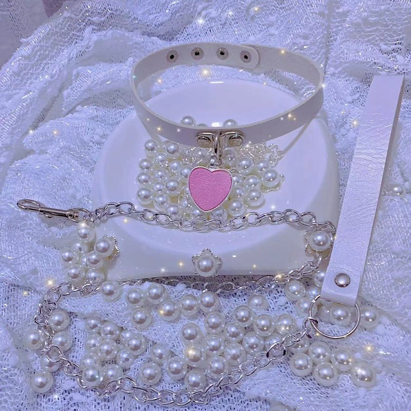White chain collar hand leash accessory