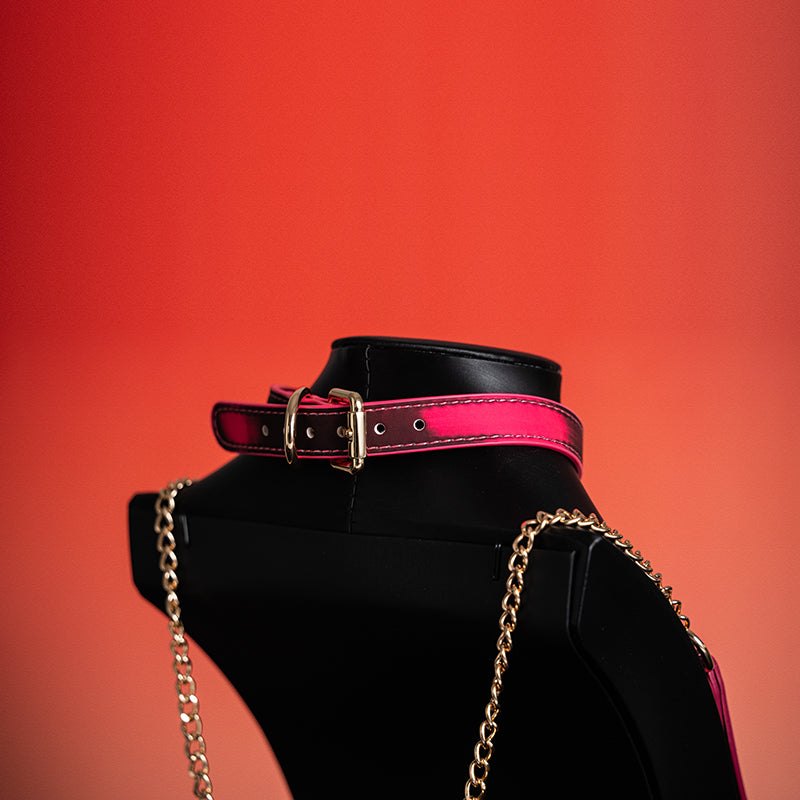 Pink metallic color-changing collar with gold heart clasp and leash, photo 2