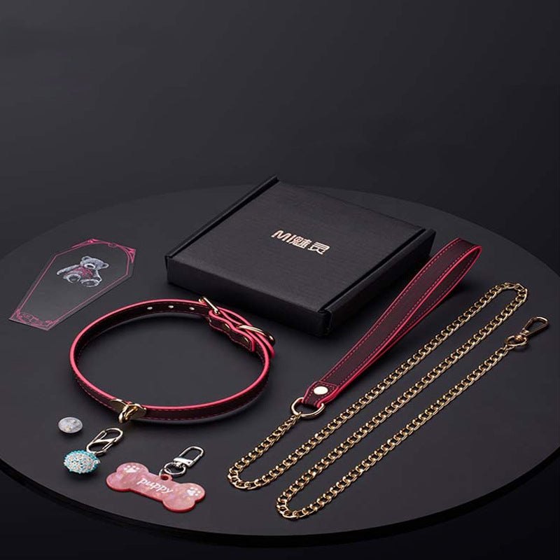 Pink metallic color-changing collar with gold heart clasp and leash, photo 9