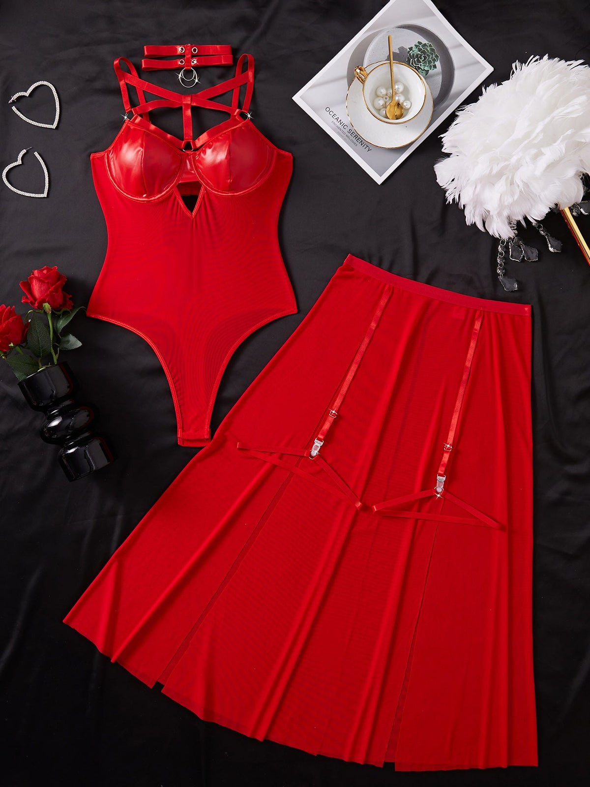 Criss cross keyhole patent leather gown, photo 5