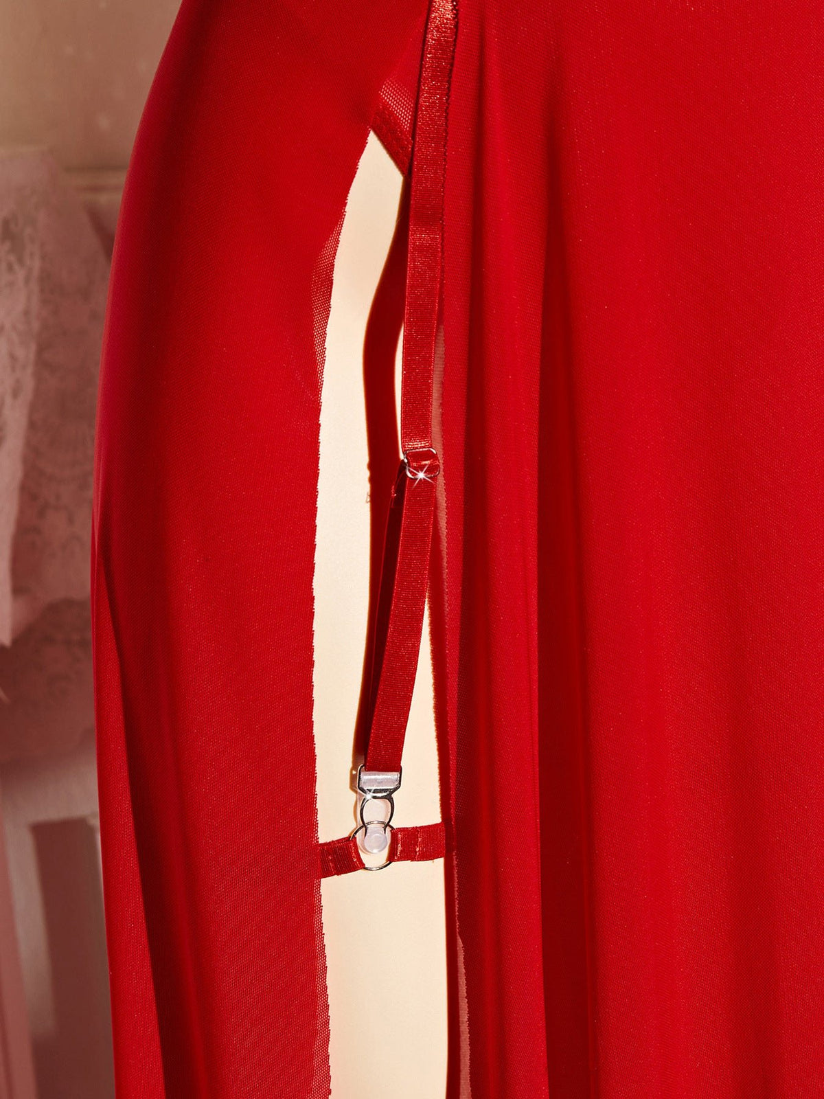 Criss cross keyhole patent leather gown, photo 7