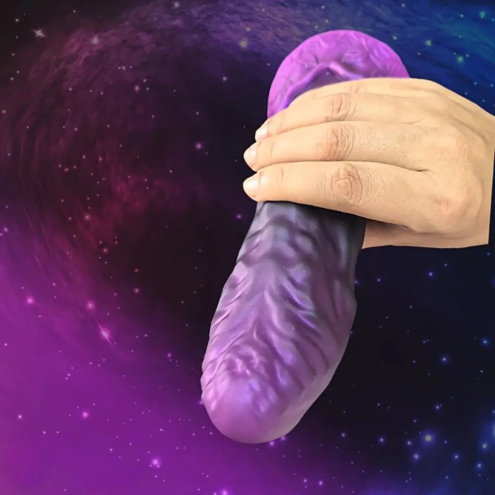 Curved silicone g-spot dildo with ribbed base, photo 4