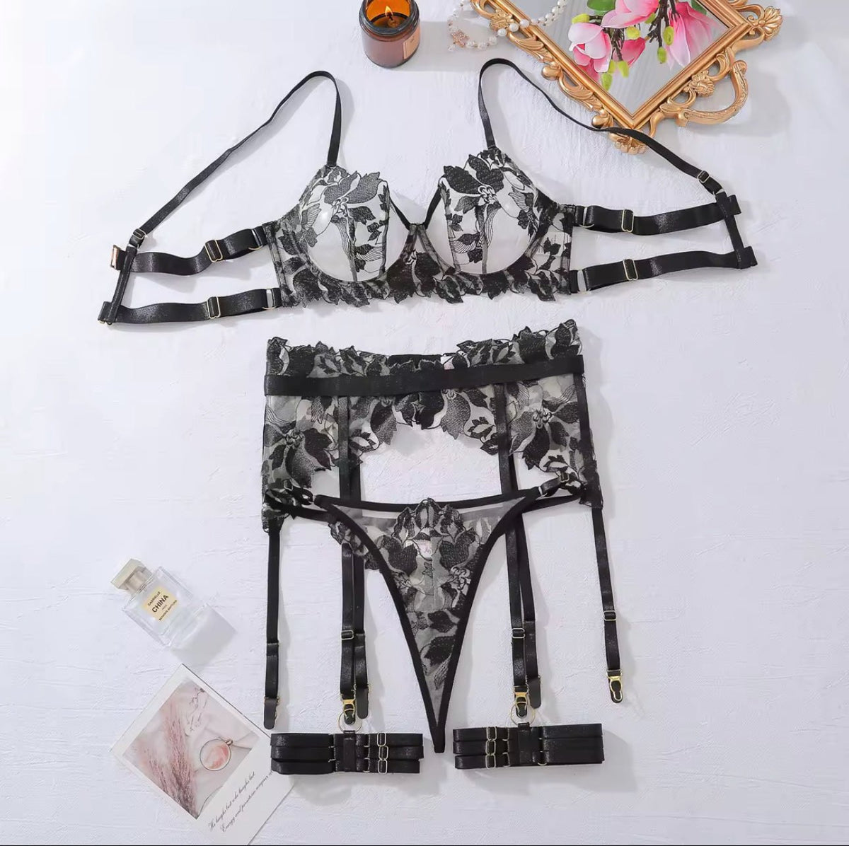 Cutout strappy lace garter set, photo 4