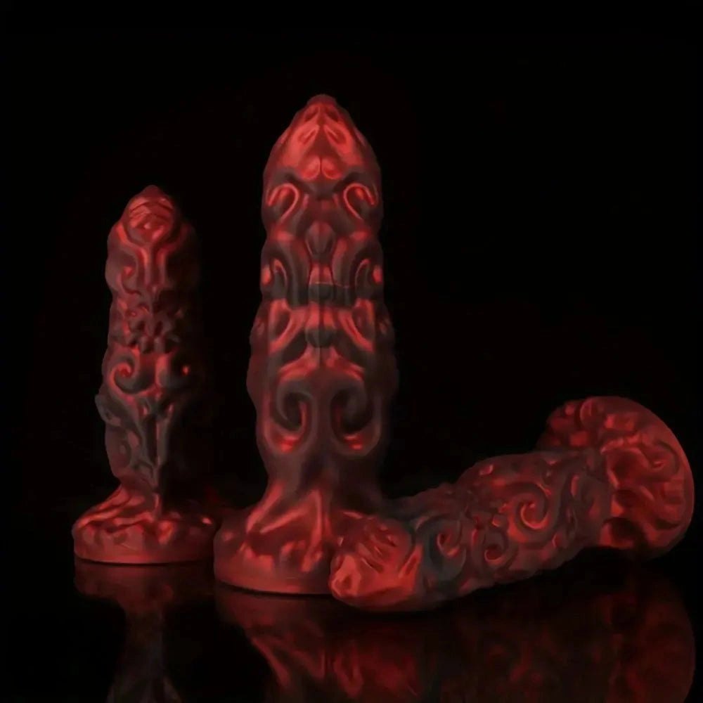 Dark red ornate fantasy dildo, photo 1
