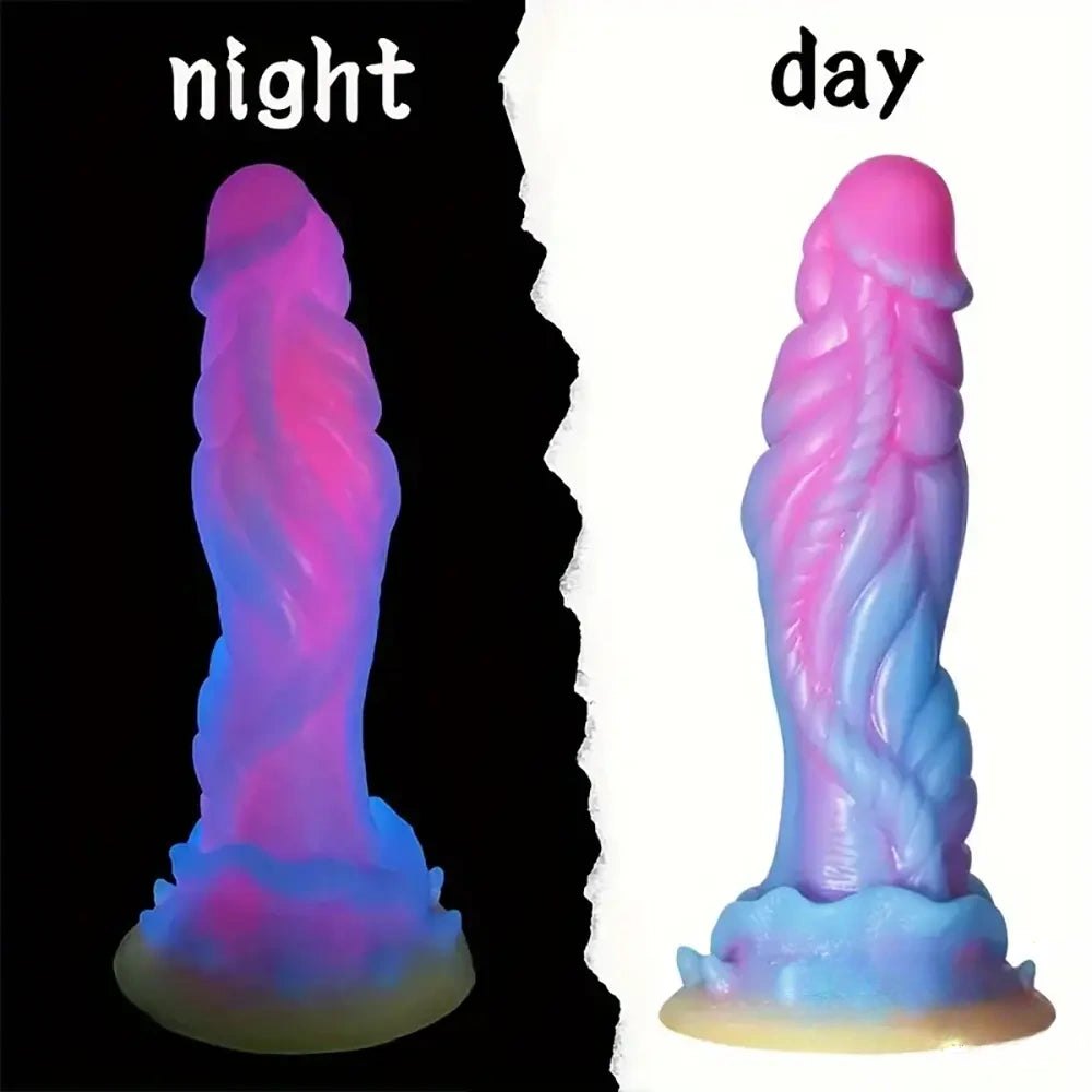 Glow in the dark monster fantasy dildo, photo 1