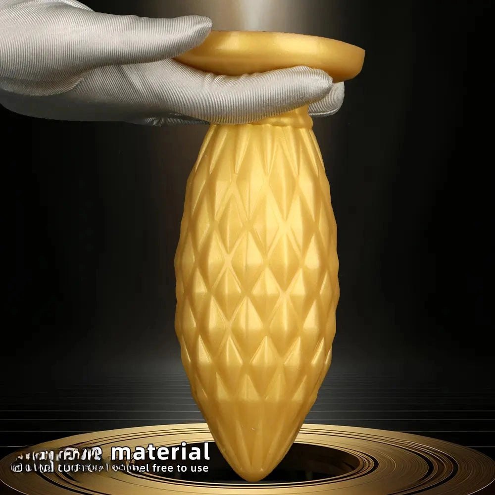 Gold ribbed silicone butt plug, photo 2