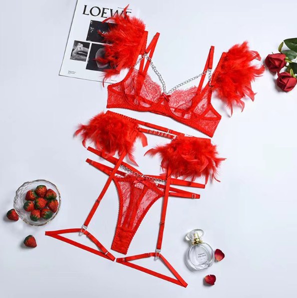 Red metal chain feather lace garter set