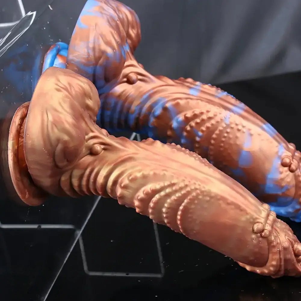 Metallic scaled fantasy silicone dildo, photo 9