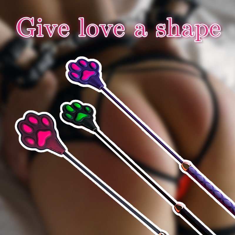 Colour-changing paw shaped spanking paddle, photo 3