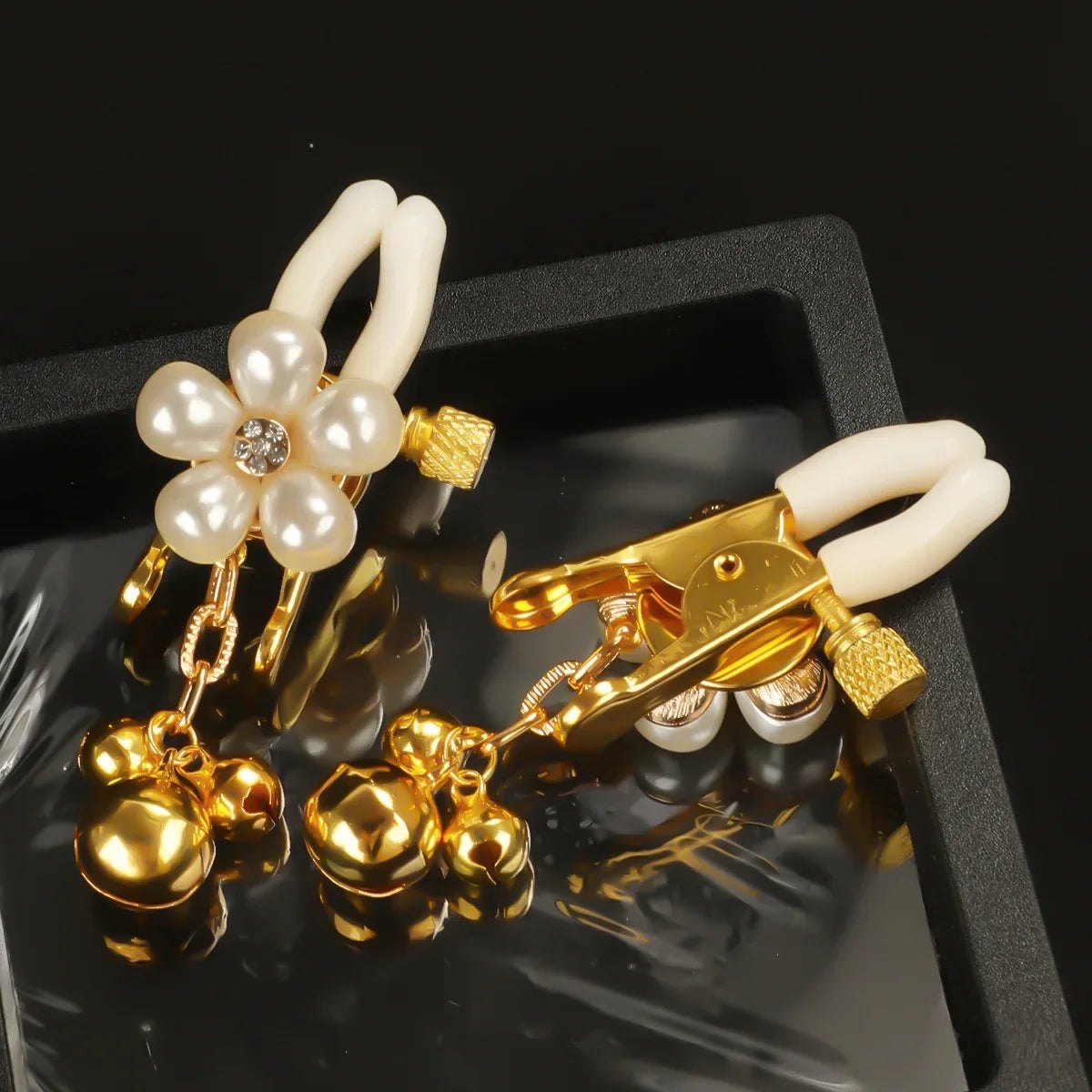 Gold pearl petal nipple clamps with chain, photo 6