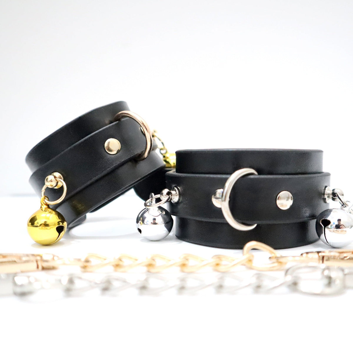 PU leather handcuffs with metal bells and connecting chain, photo 2