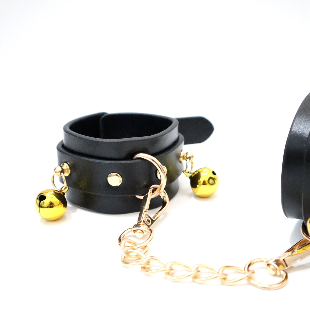 PU leather handcuffs with metal bells and connecting chain, photo 4