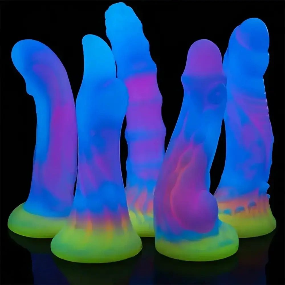 Realistic textured silicone dildo, photo 5