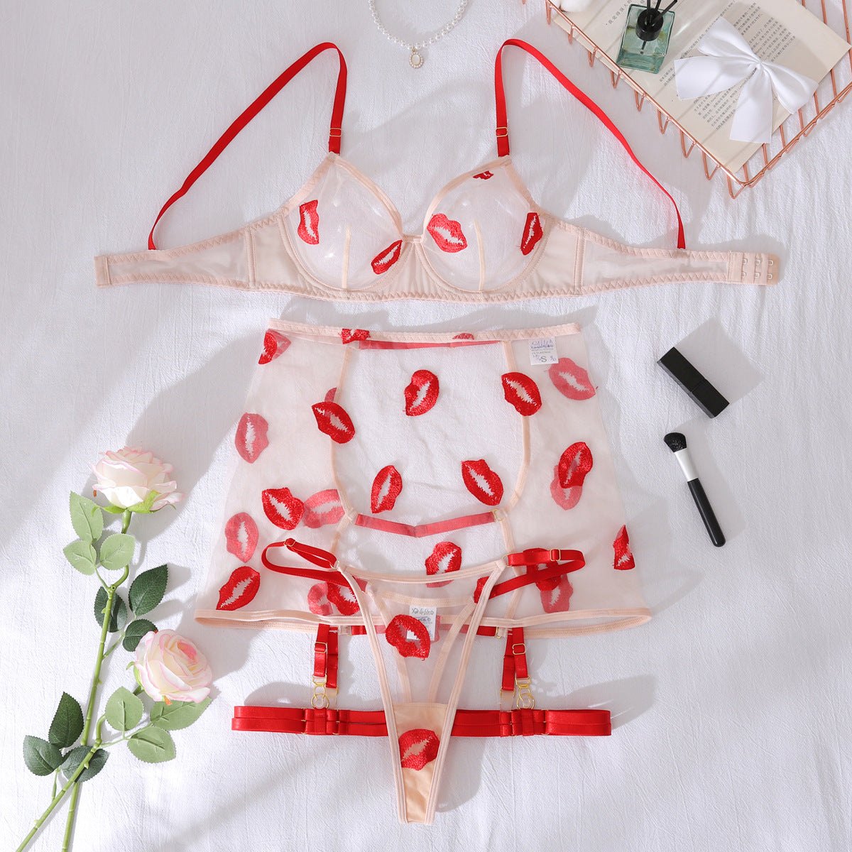 Red lips embroidered mesh garter set, photo 6