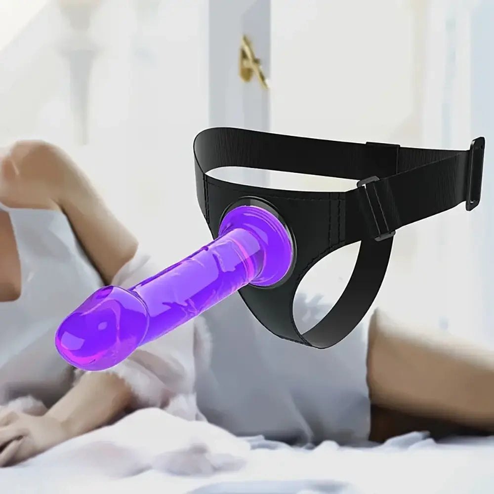 Removable strap-on dildo and harness, photo 1