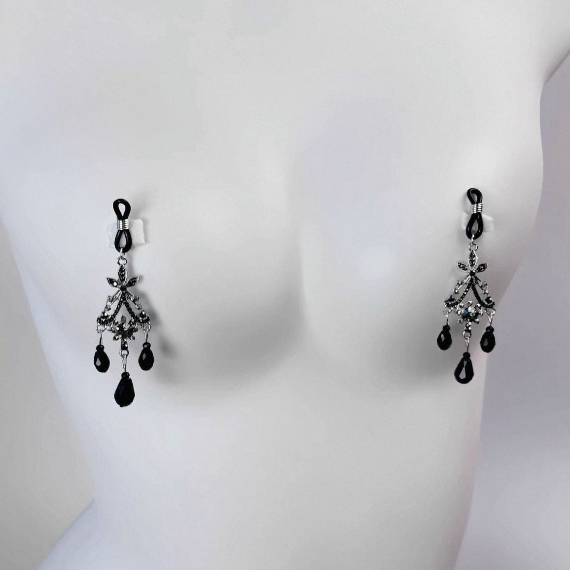 Silver rhinestone choker with black gem nipple clamps, photo 4