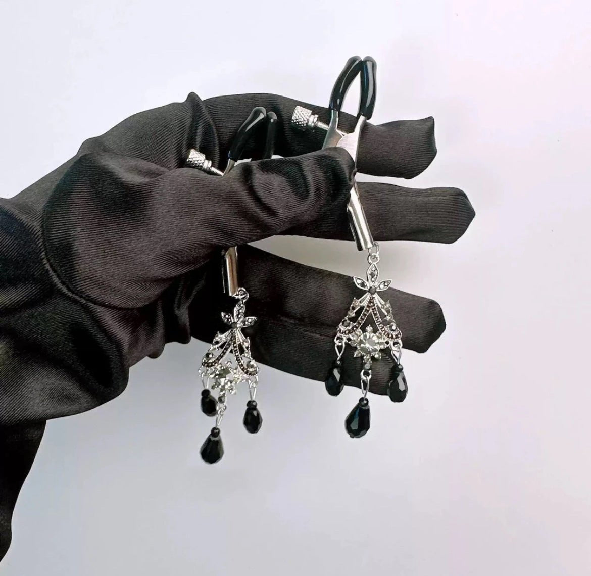 Silver rhinestone choker with black gem nipple clamps, photo 6