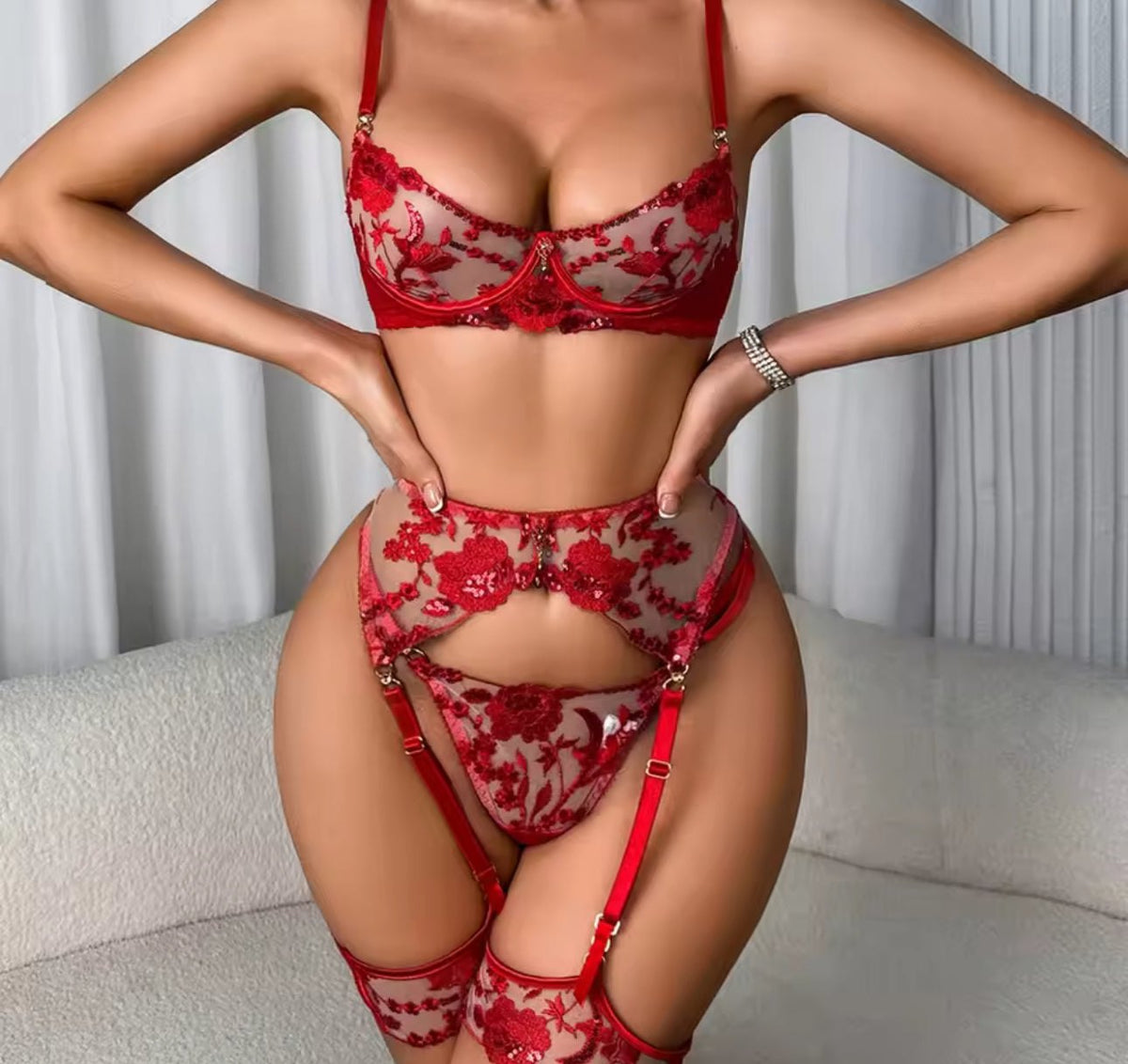 Rose embroidered sequin garter set, photo 2
