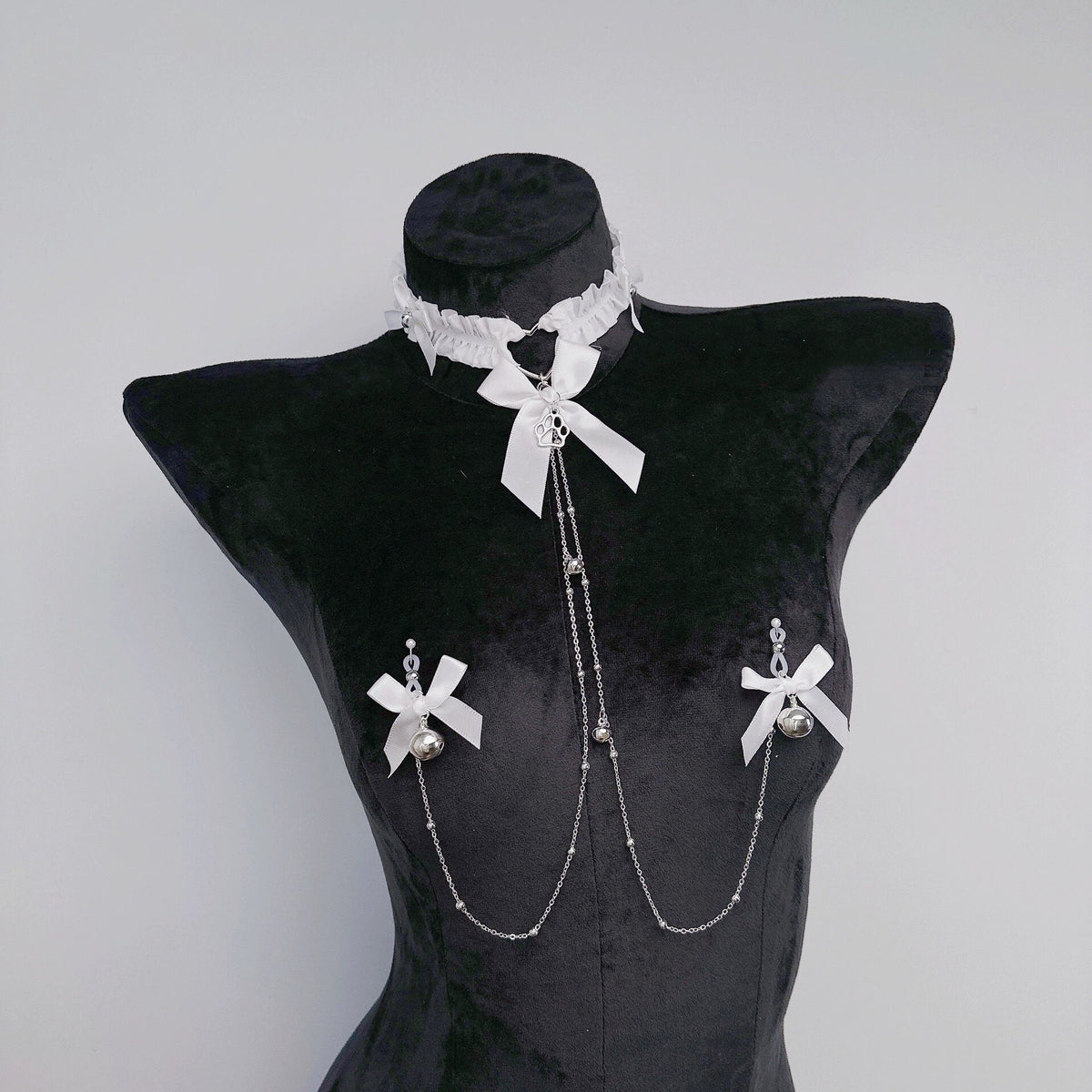 White bow choker with nipple clamps and body chain, photo 1