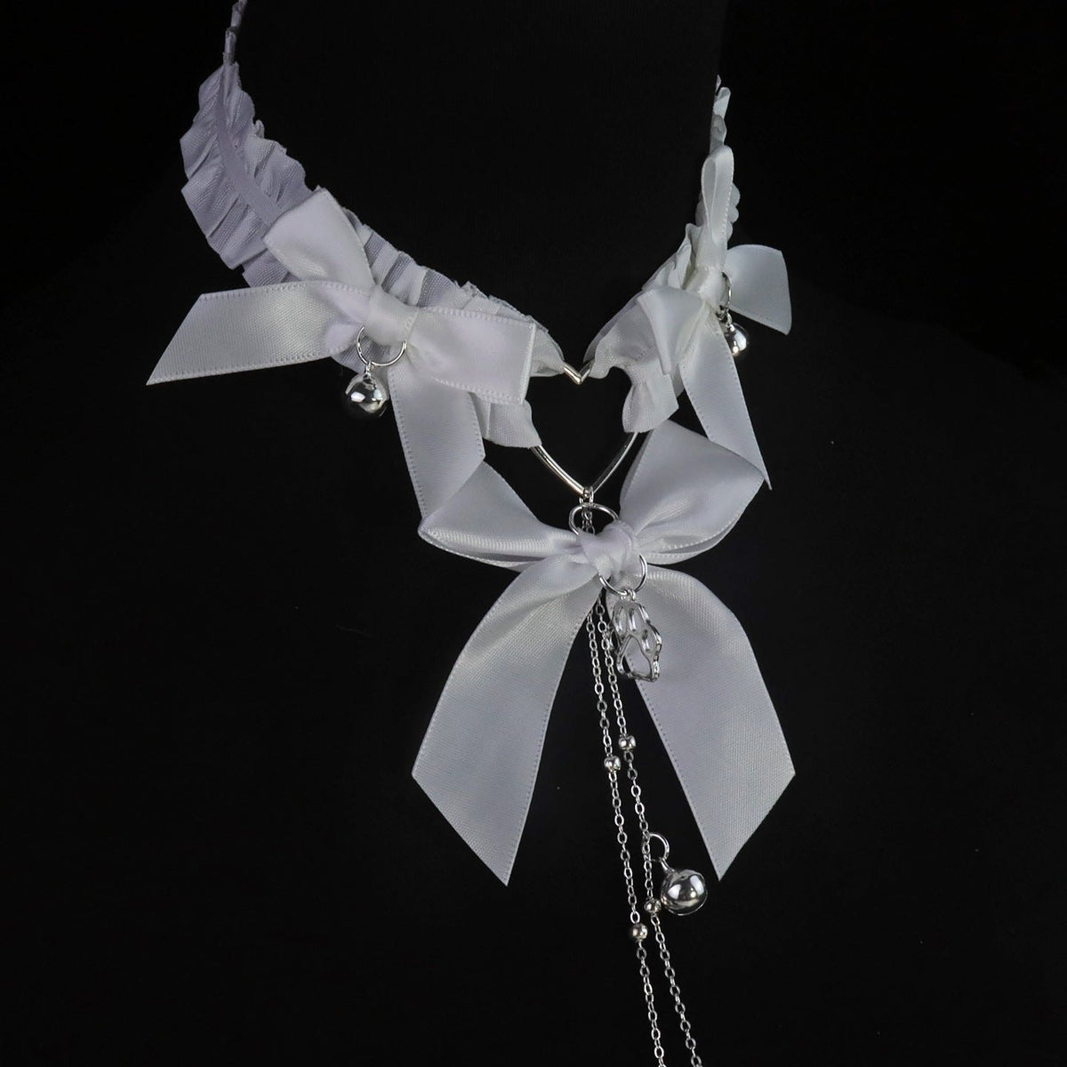 White bow choker with nipple clamps and body chain, photo 6
