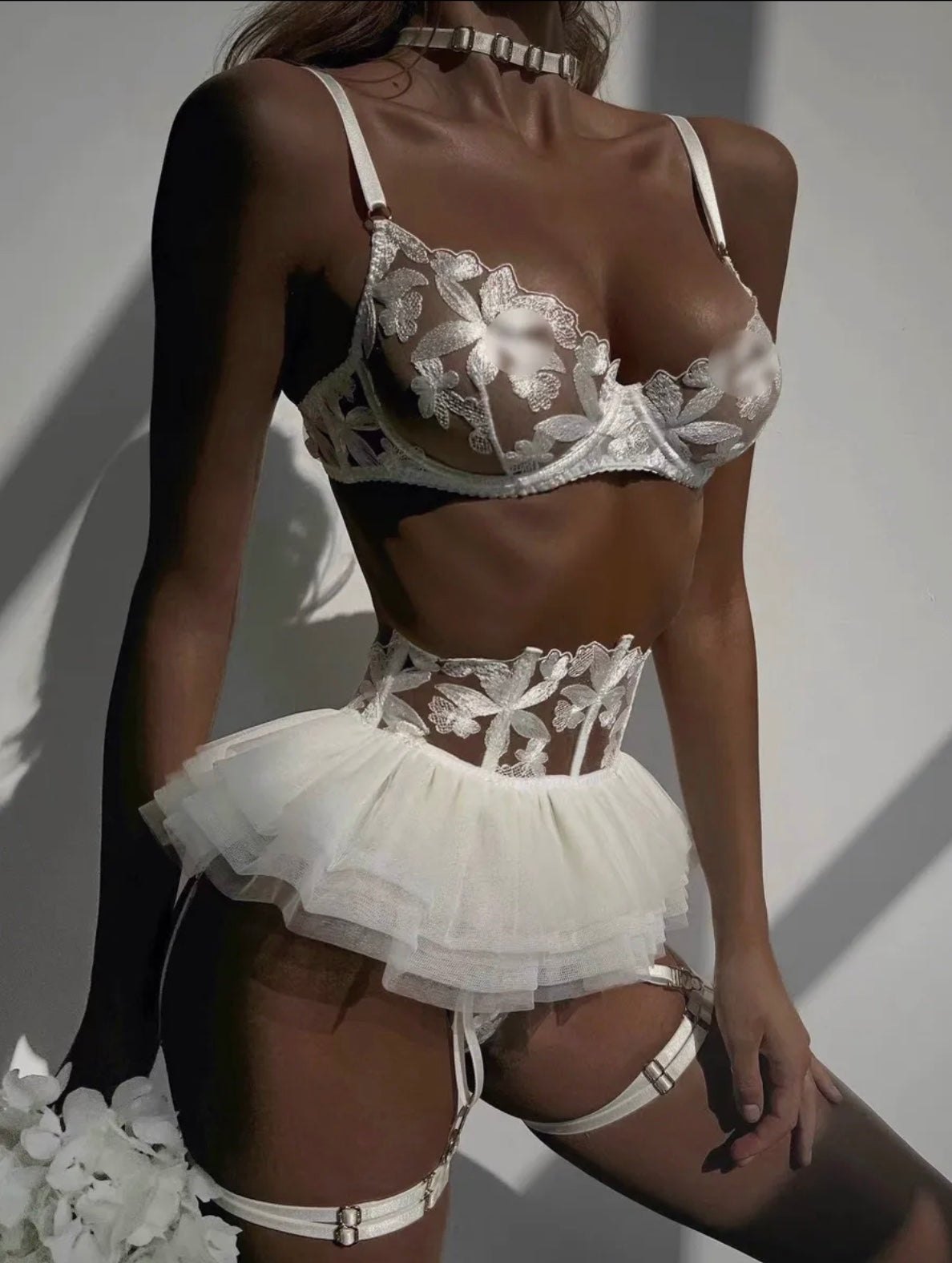 Ruffled lace bridal garter set, photo 4