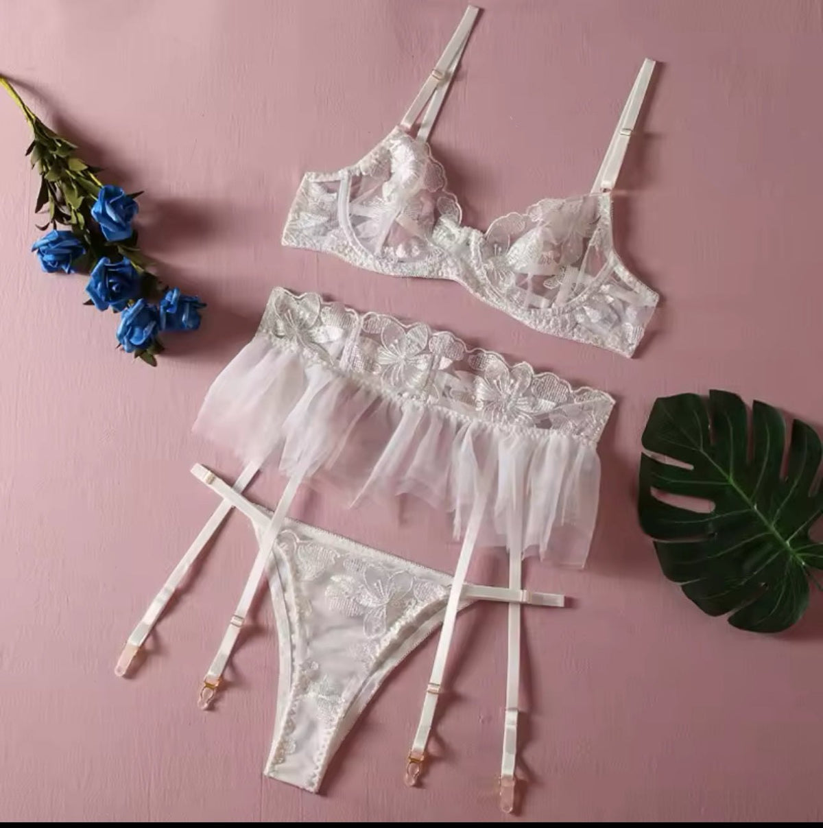 Ruffled lace bridal garter set, photo 5