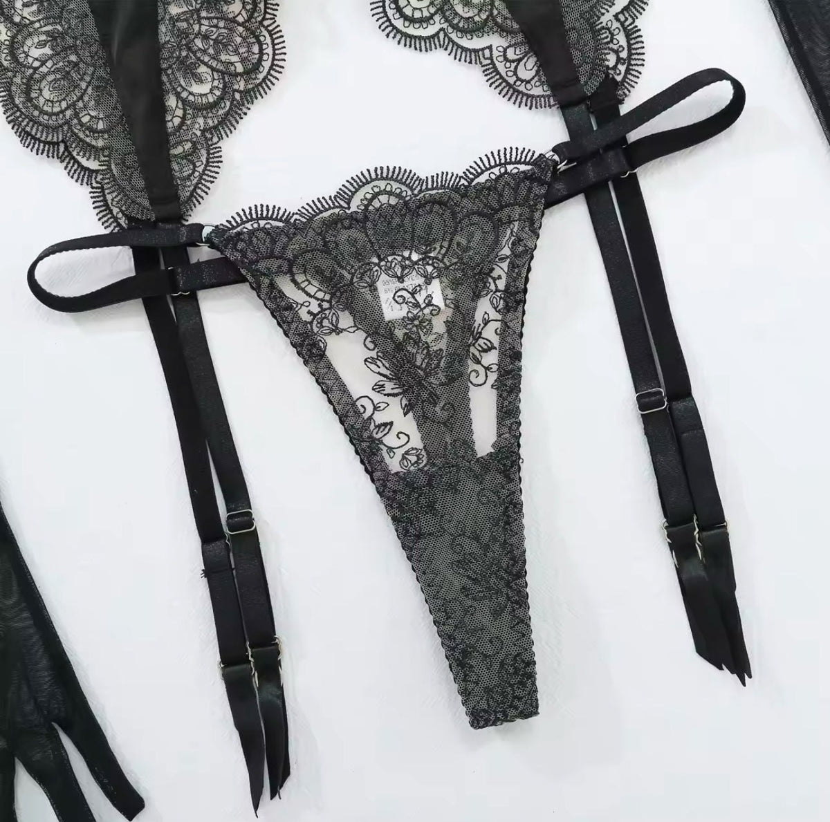 Scalloped lace glove garter set, photo 9