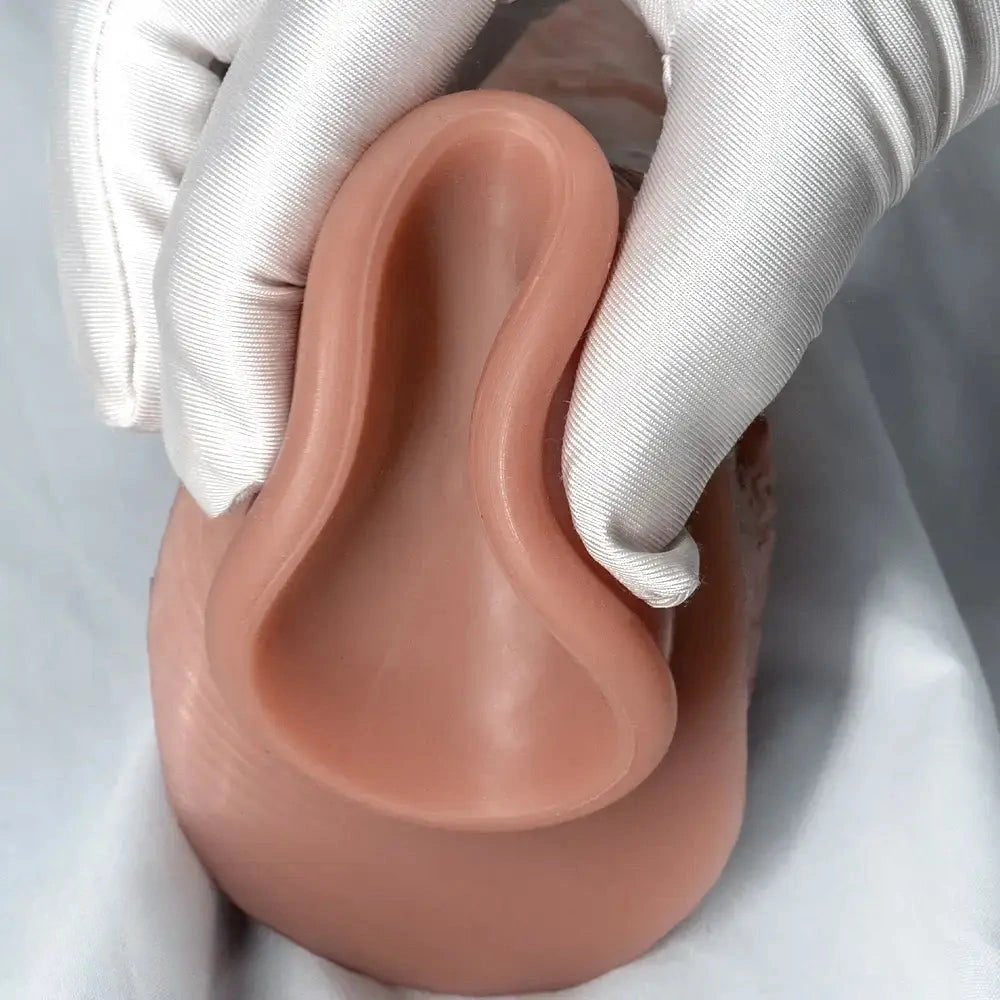 Flesh-tone silicone strap-on dildo, photo 8