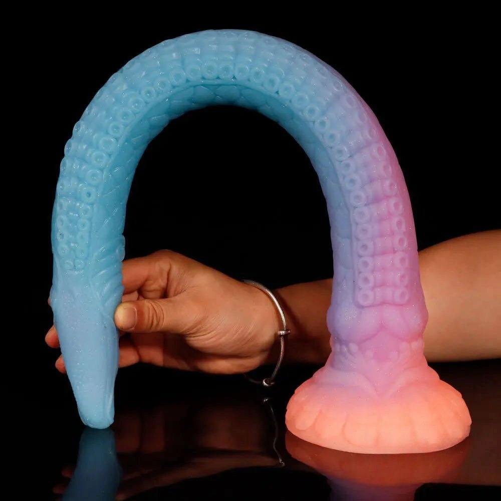 Snake-textured silicone fantasy dildo, photo 2