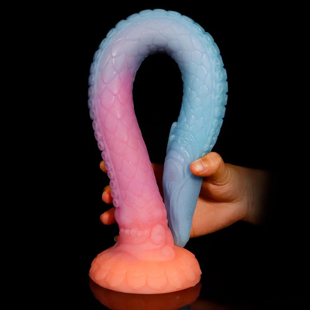 Snake-textured silicone fantasy dildo, photo 3