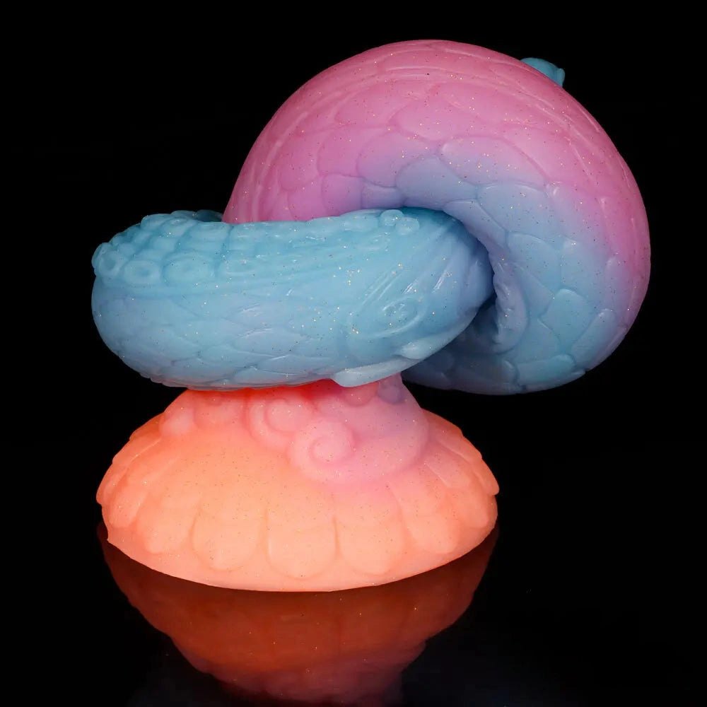 Snake-textured silicone fantasy dildo, photo 4
