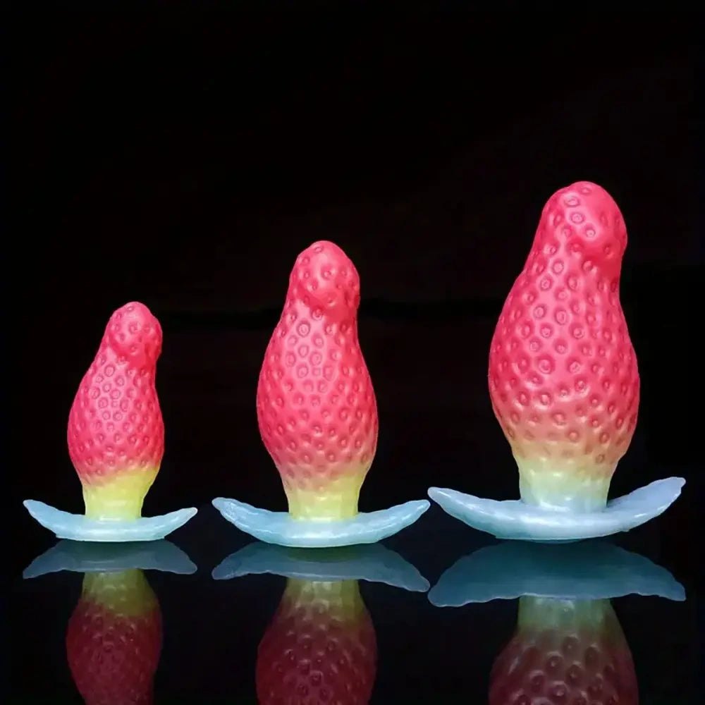 Strawberry shaped silicone butt plug, photo 1