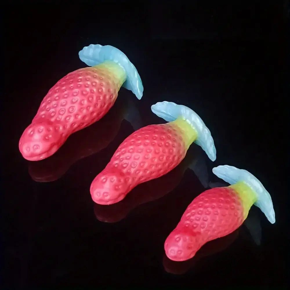 Strawberry shaped silicone butt plug, photo 3