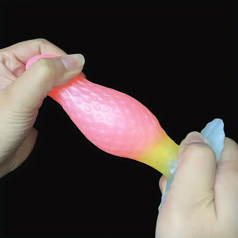 Strawberry shaped silicone butt plug, photo 5