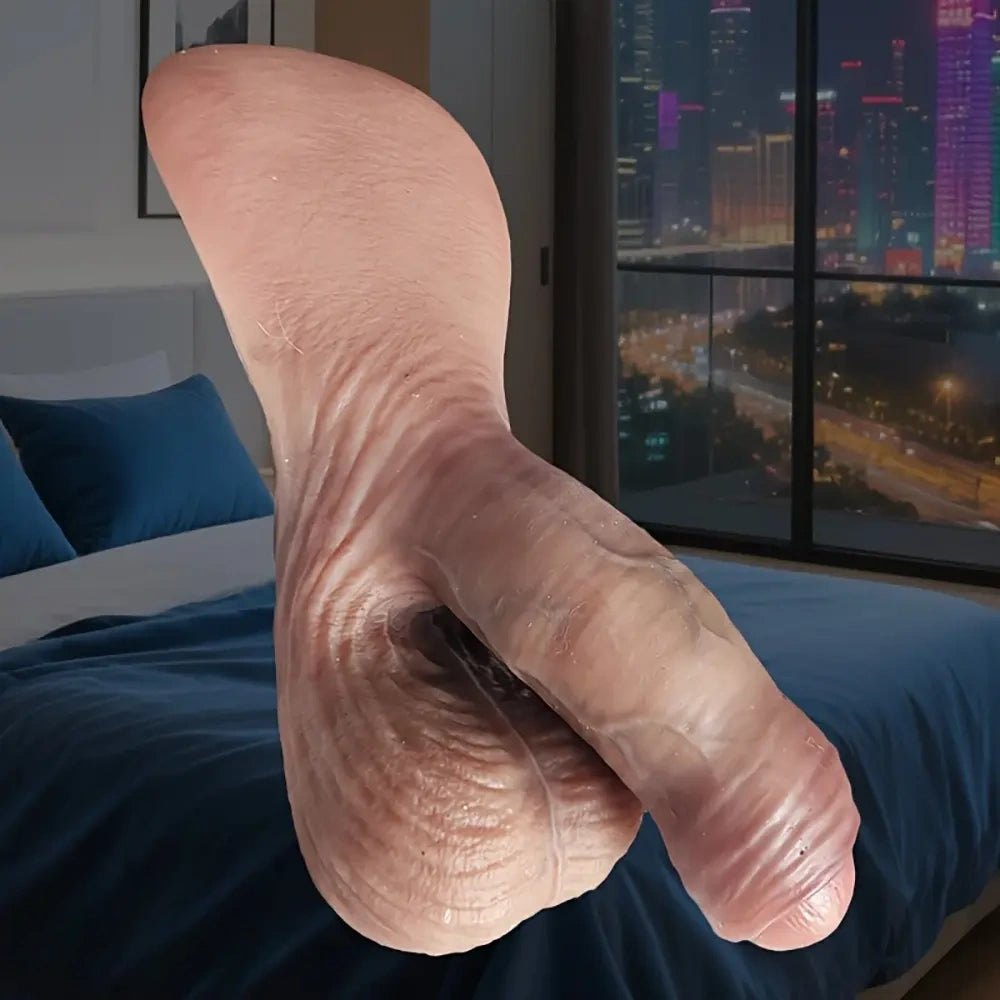 Flesh-tone uncut realistic dildo, photo 1