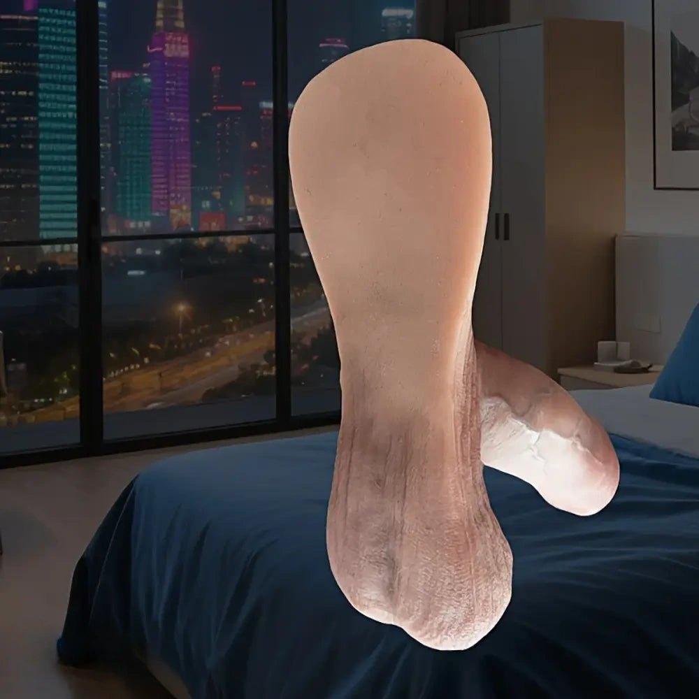 Flesh-tone uncut realistic dildo, photo 5